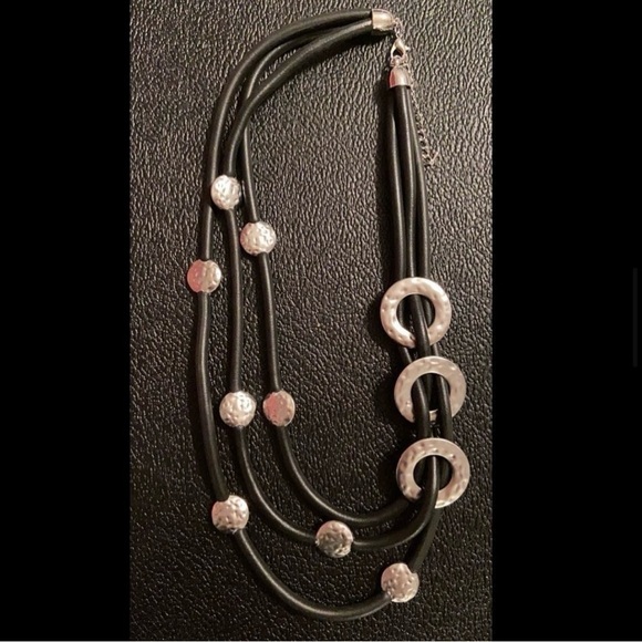 Jewelry - Beautiful fashion necklace